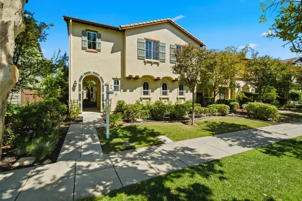 $879,000 | 617 West Esplanade Drive, Mountain House, CA 95391