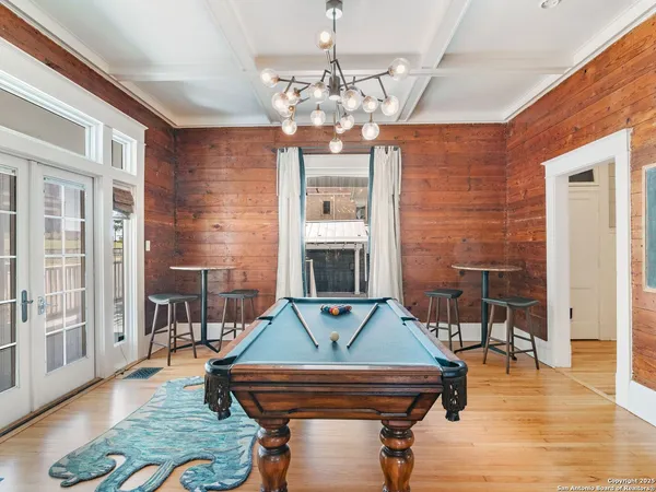 $4,600 | 702 West French Place, San Antonio, TX 78212