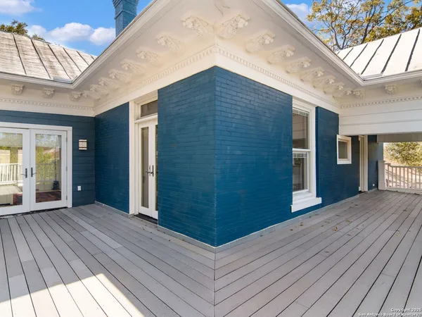 $4,600 | 702 West French Place, San Antonio, TX 78212