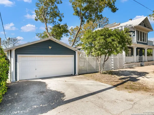 $4,600 | 702 West French Place, San Antonio, TX 78212