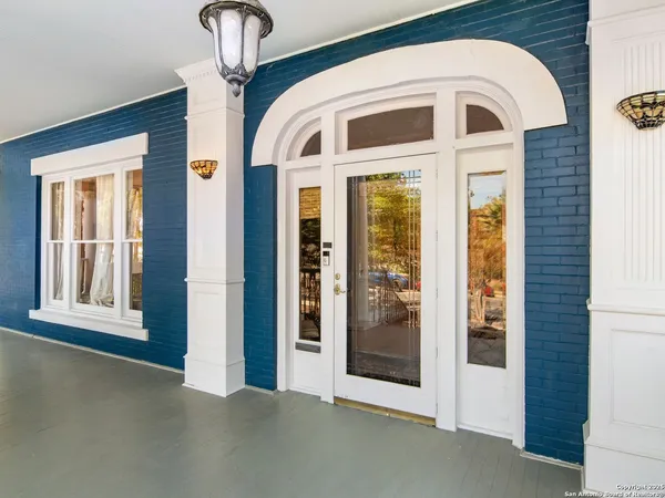 $4,600 | 702 West French Place, San Antonio, TX 78212