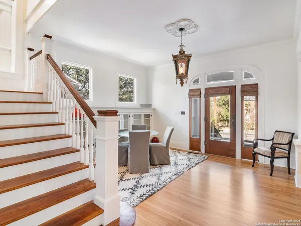 $4,600 | 702 West French Place, San Antonio, TX 78212