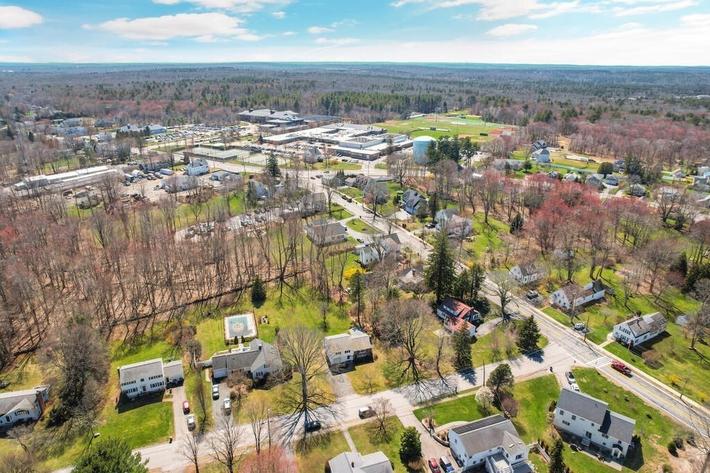 2 Robbern Road Hopkinton, MA 01748 - Photo 3 of 32 Gallery Image 3
