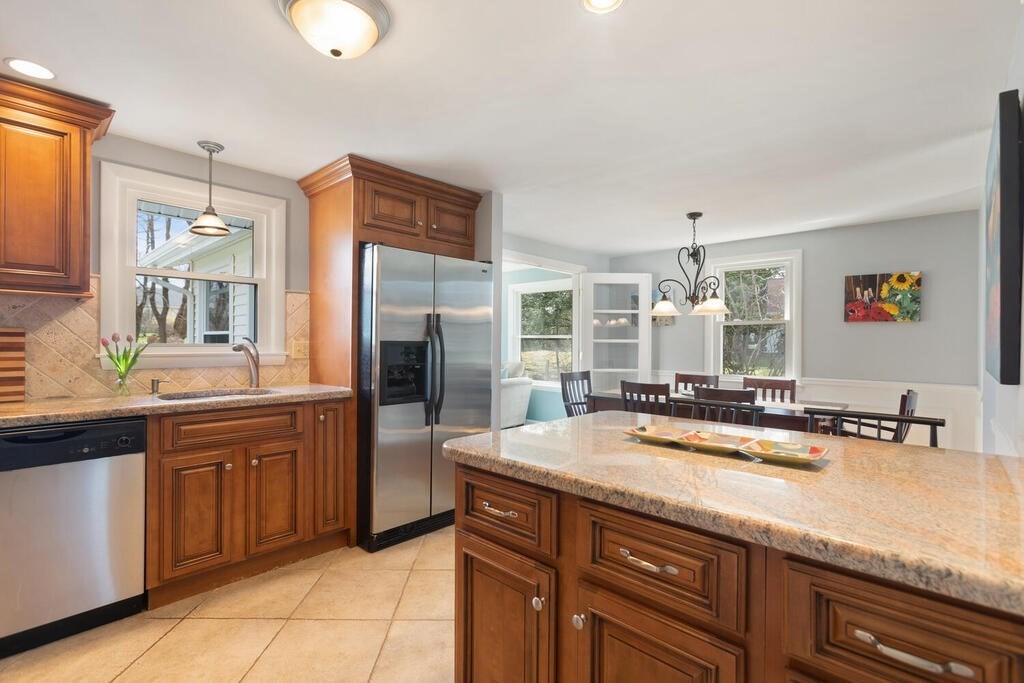 2 Robbern Road Hopkinton, MA 01748 - Photo 8 of 32 Gallery Image 8
