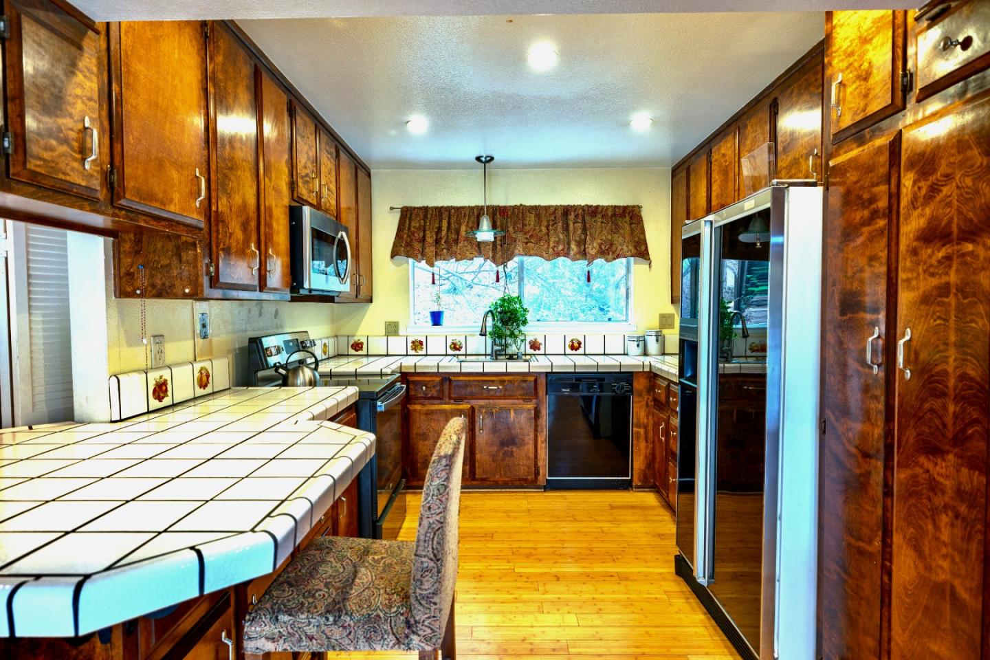 1743 Panda Way Hayward, CA 94541 - Photo 6 of 16