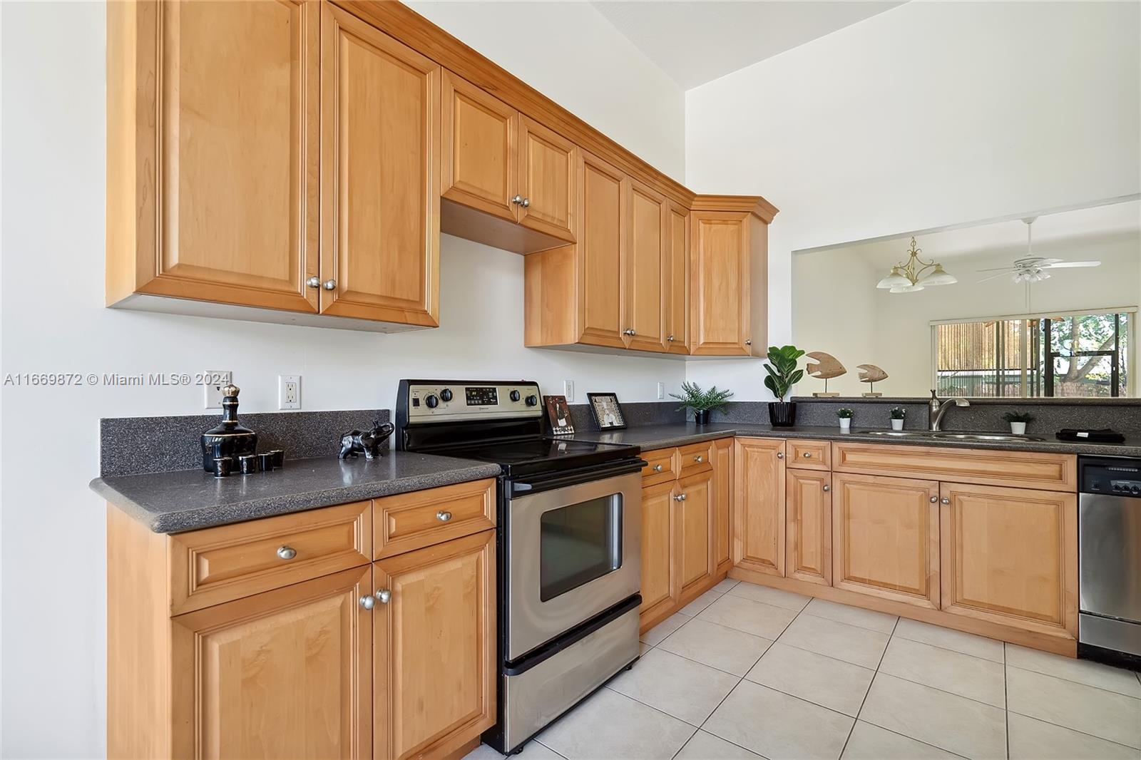 2800 Worcester Road Lake Worth, FL 33462 - Photo 7 of 19 Gallery Image 7