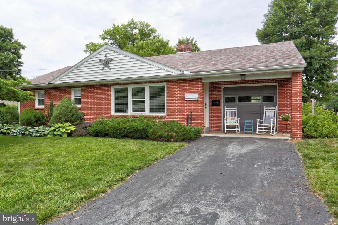 43 South Locust Street Lititz, PA 17543 - Photo 1 of 31
