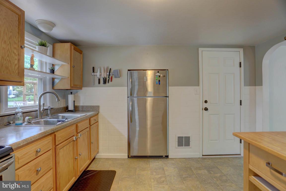 43 South Locust Street Lititz, PA 17543 - Photo 14 of 31