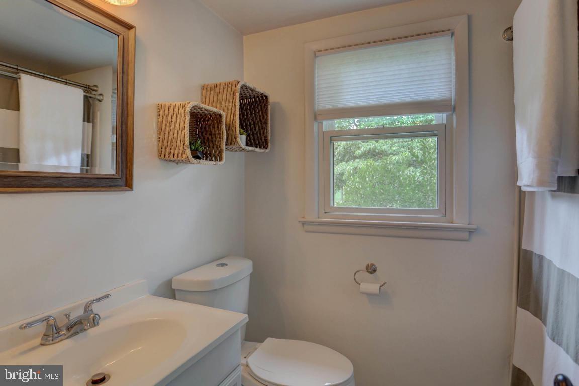 43 South Locust Street Lititz, PA 17543 - Photo 15 of 31