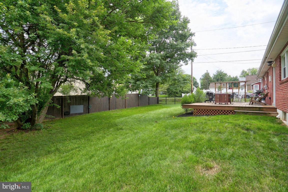 43 South Locust Street Lititz, PA 17543 - Photo 27 of 31