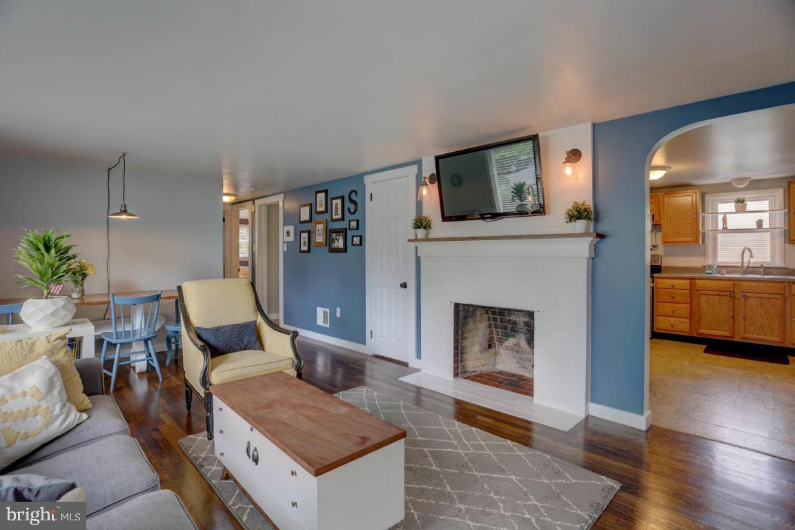 43 South Locust Street Lititz, PA 17543 - Photo 8 of 31