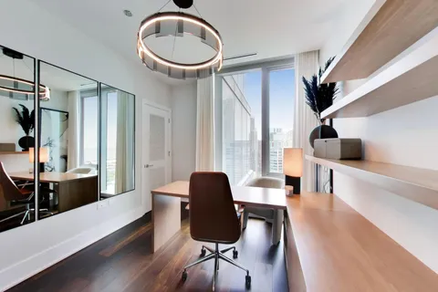 $2,550,000 | 363 East Wacker Drive, Unit 2506, Chicago, IL 60601