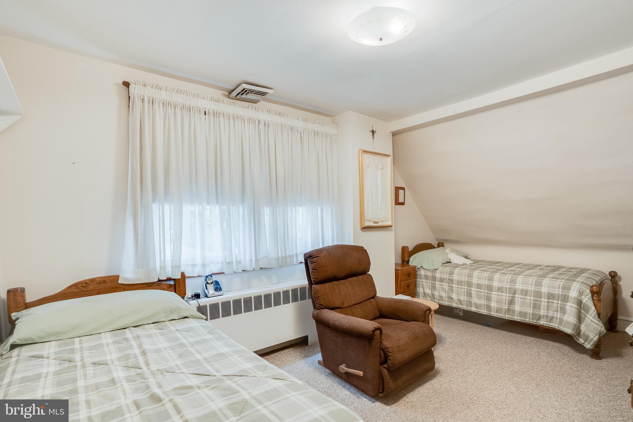 421 Garden Road Springfield, PA 19064 - Photo 22 of 33 Bedroom 2