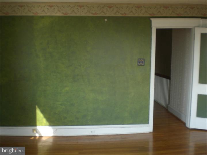 114 Chatham Road Upper Darby, PA 19082 - Photo 8 of 17