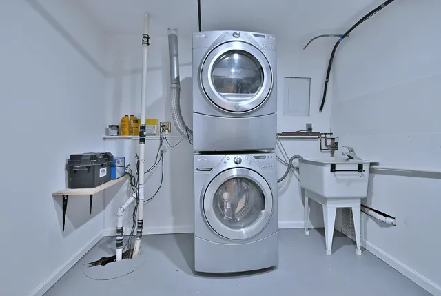 $409,999 | 6938 Meadowbrook Lane, Hanover Park, IL 60133