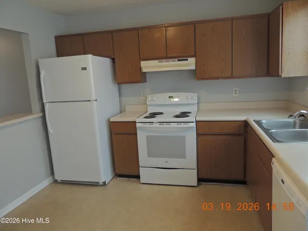 $1,075 | 2711 Brookfield Drive, Midway Park, NC 28544