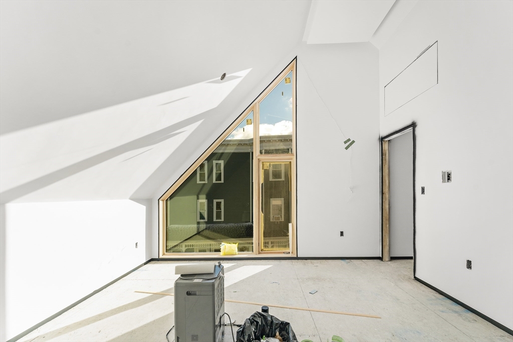 55 Harvey Street Cambridge, MA 02140 - Photo 4 of 39