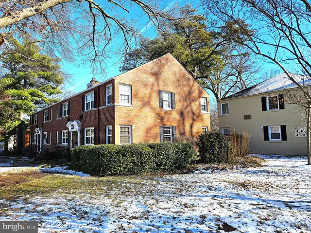 $2,100 | 4306 North Pershing Drive, Unit 43061, Arlington, VA 22203