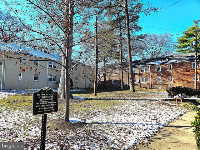 $2,100 | 4306 North Pershing Drive, Unit 43061, Arlington, VA 22203