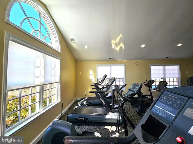 $2,100 | 4306 North Pershing Drive, Unit 43061, Arlington, VA 22203