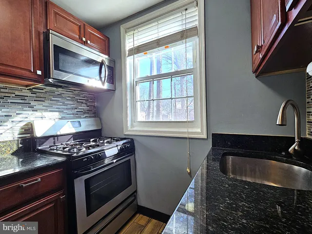 $2,100 | 4306 North Pershing Drive, Unit 43061, Arlington, VA 22203