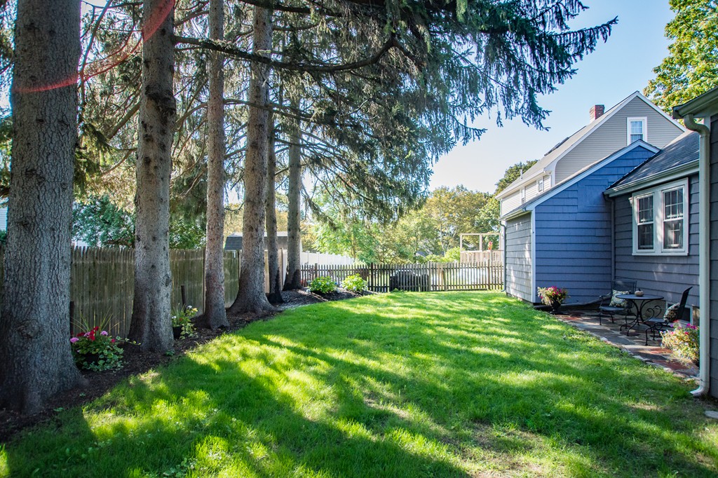 24 Murray Road Newton, MA 02465 - Photo 25 of 30 a view of a backyard of the house