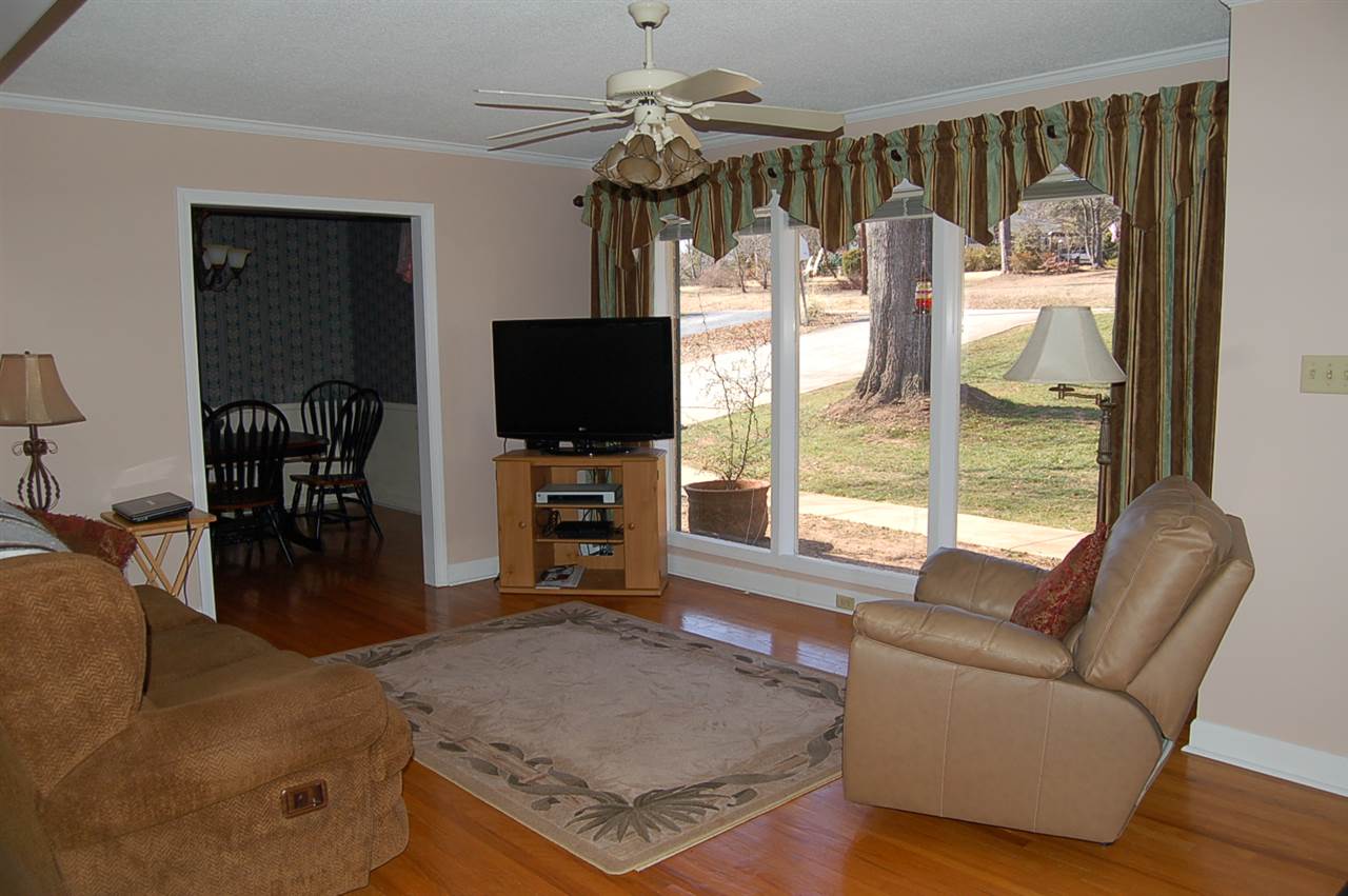 105 New Perry Road Greenville, SC 29617 - Photo 15 of 22 Gallery Image 15