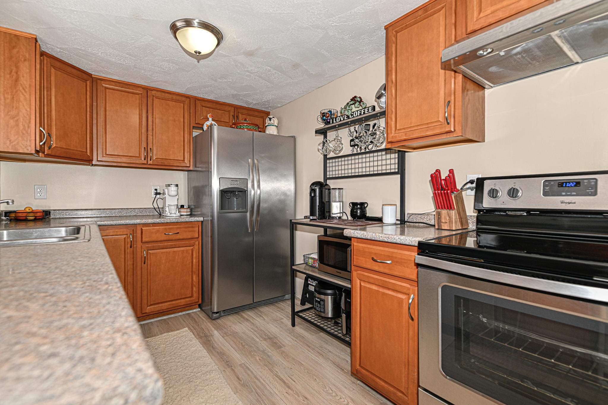 1 Thompson Road Nashua, NH 03060 - Photo 30 of 52