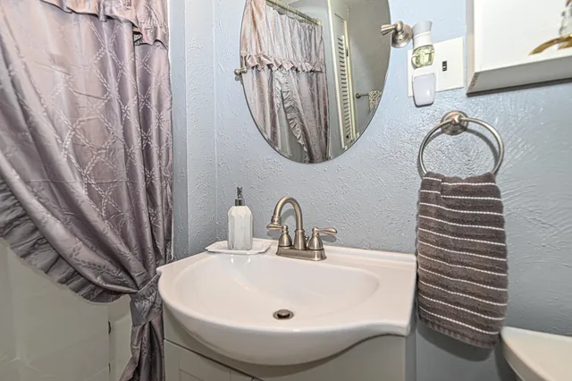 $499,900 | 1 Thompson Road, Nashua, NH 03060