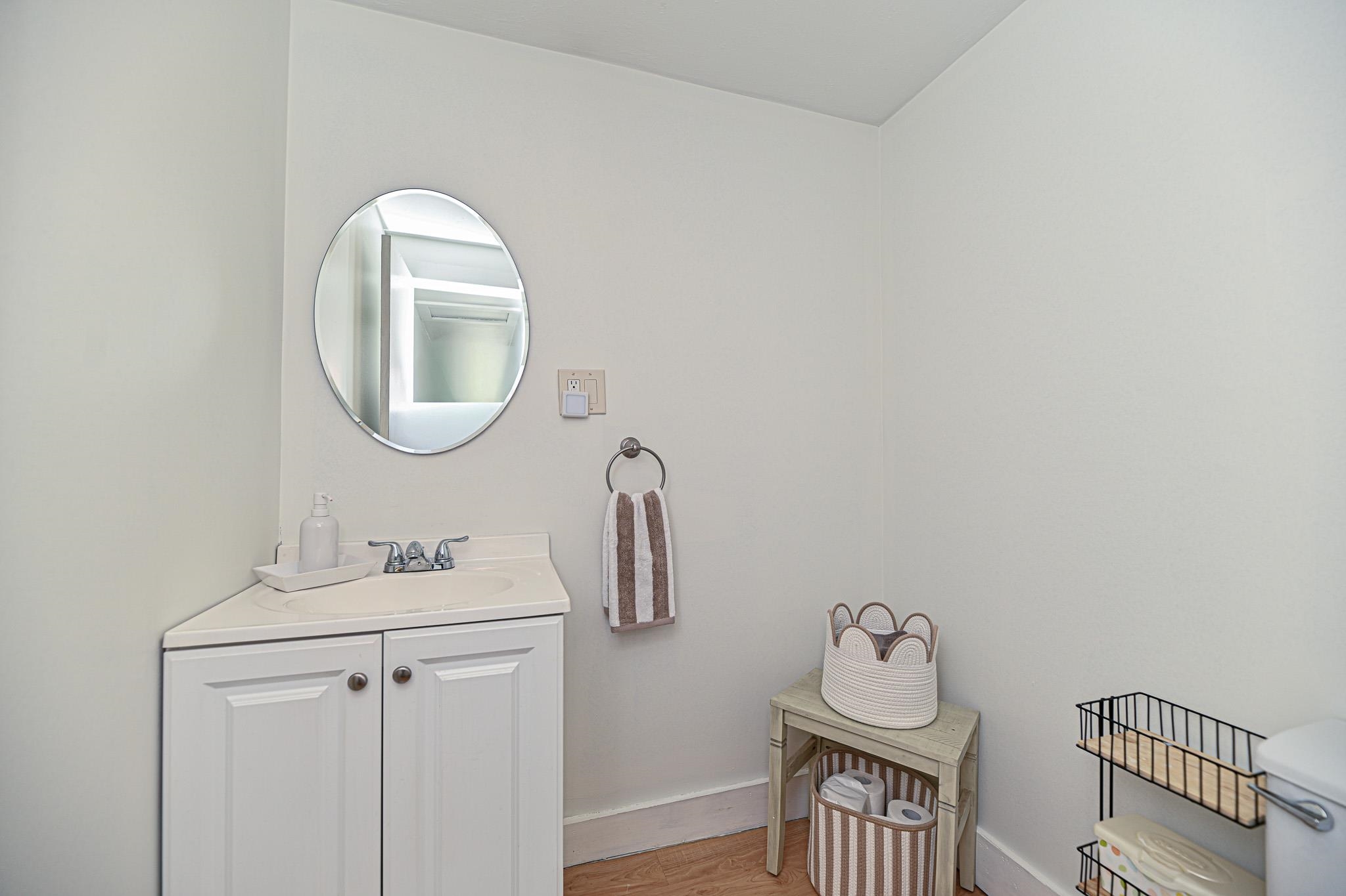 1 Thompson Road Nashua, NH 03060 - Photo 47 of 52