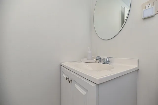 $499,900 | 1 Thompson Road, Nashua, NH 03060