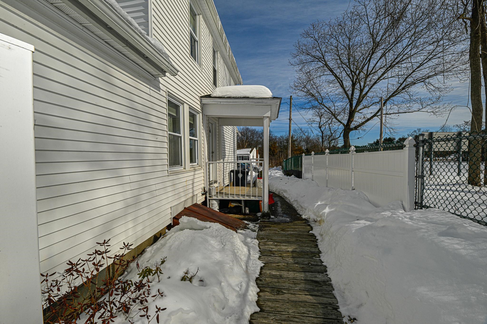 1 Thompson Road Nashua, NH 03060 - Photo 5 of 52