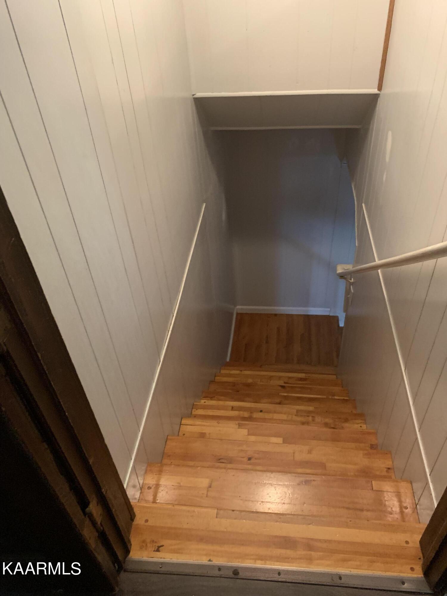 679 Oak Grove Road Madisonville, TN 37354 - Photo 12 of 27 Hallway