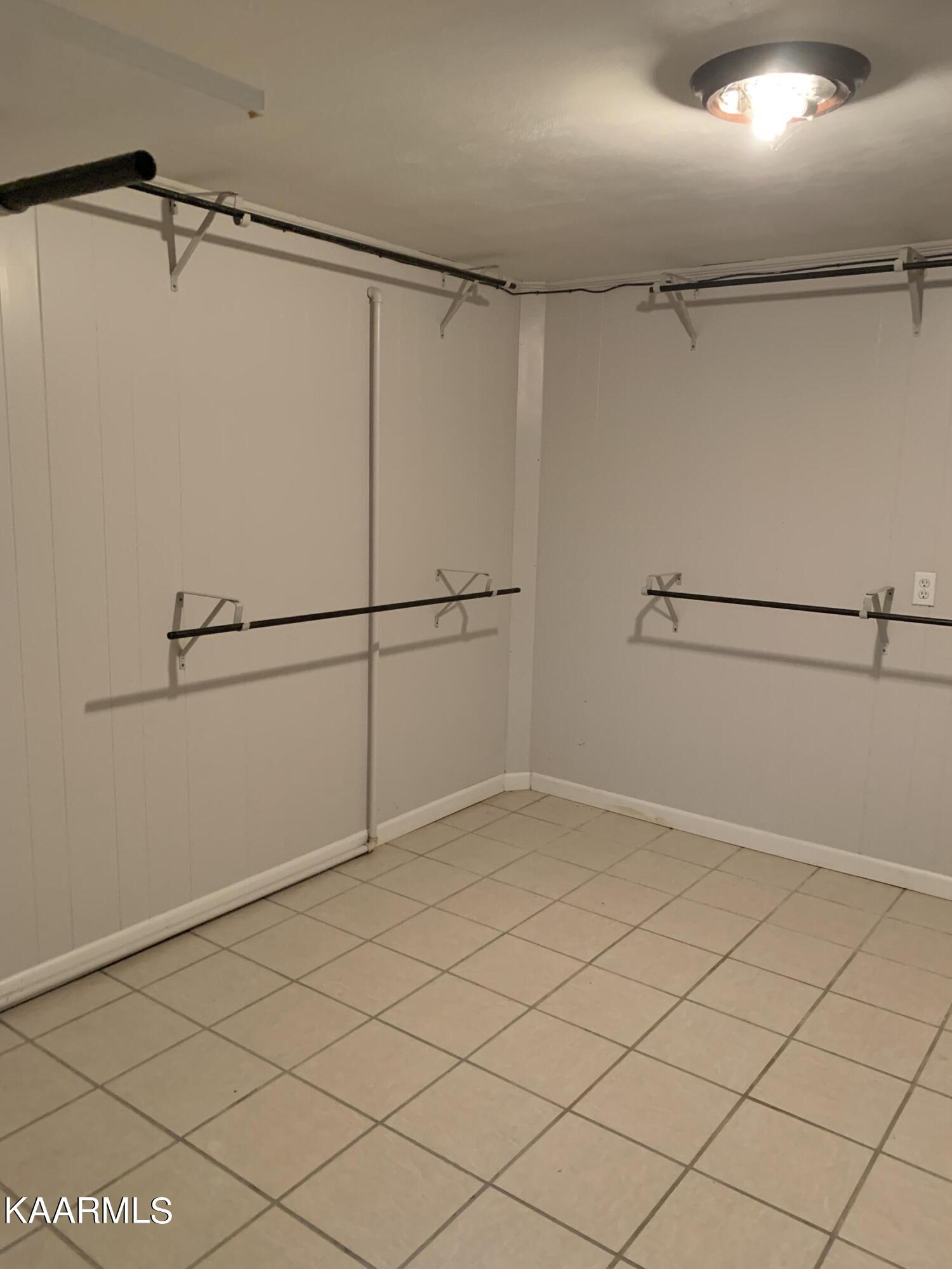 679 Oak Grove Road Madisonville, TN 37354 - Photo 17 of 27 Closet or room