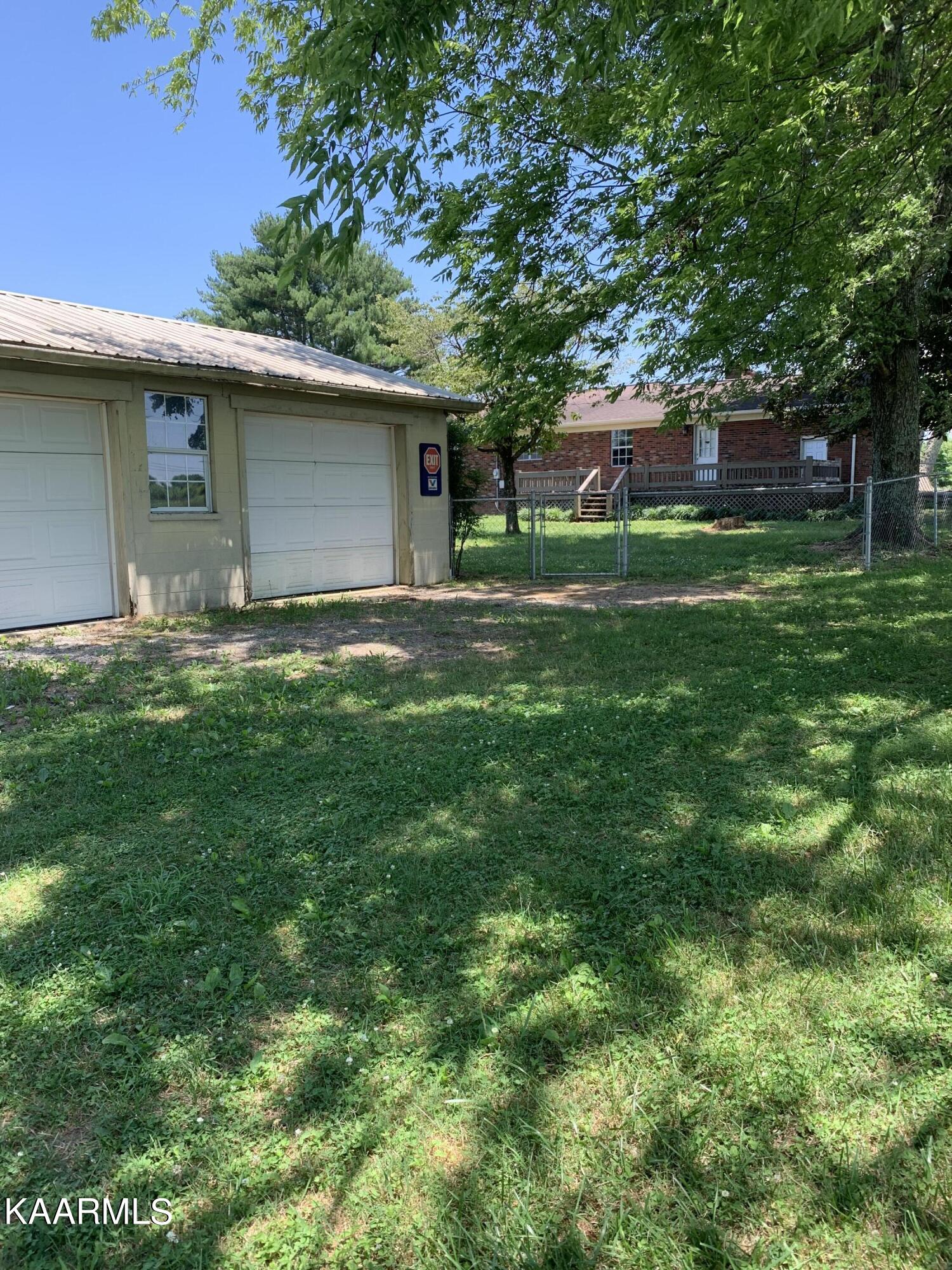 679 Oak Grove Road Madisonville, TN 37354 - Photo 22 of 27 T24Back Garage