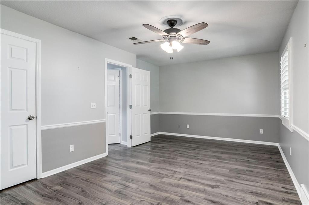 10553 Riley Street Overland Park, KS 66212 - Photo 23 of 34