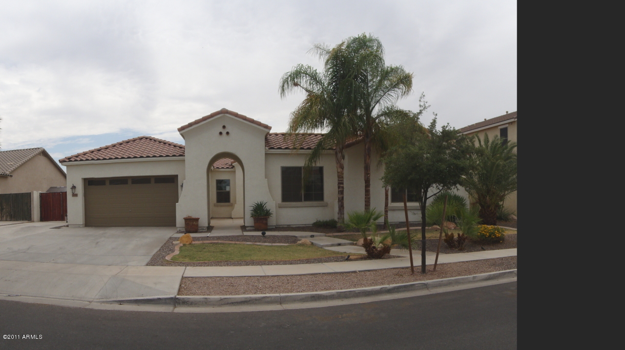 3129 East Blue Ridge Way Gilbert, AZ 85298 - Photo 1 of 8 front
