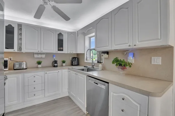 $3,999 | 10204 Camelback Lane, Boca Raton, FL 33498