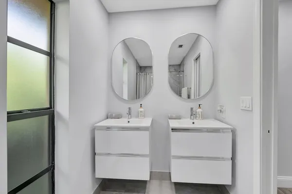 $3,999 | 10204 Camelback Lane, Boca Raton, FL 33498