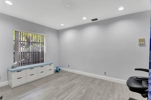 $3,999 | 10204 Camelback Lane, Boca Raton, FL 33498