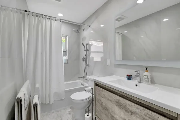 $3,999 | 10204 Camelback Lane, Boca Raton, FL 33498