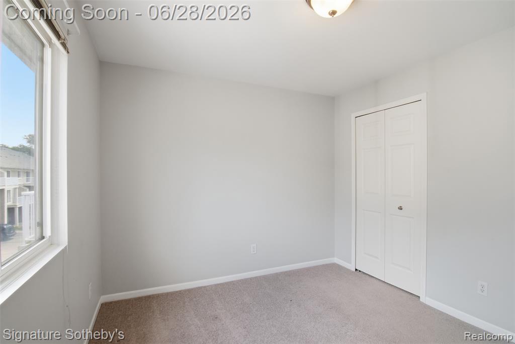 1091 Beaver Run Troy, MI 48083 - Photo 13 of 28