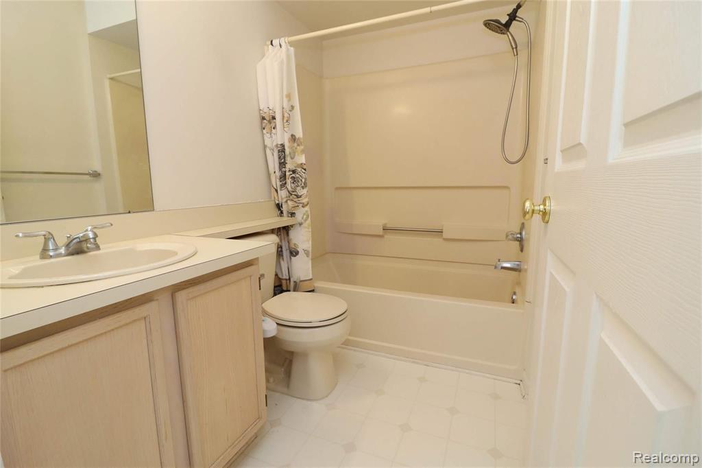 4320 Maple Street Dearborn, MI 48126 - Photo 26 of 33