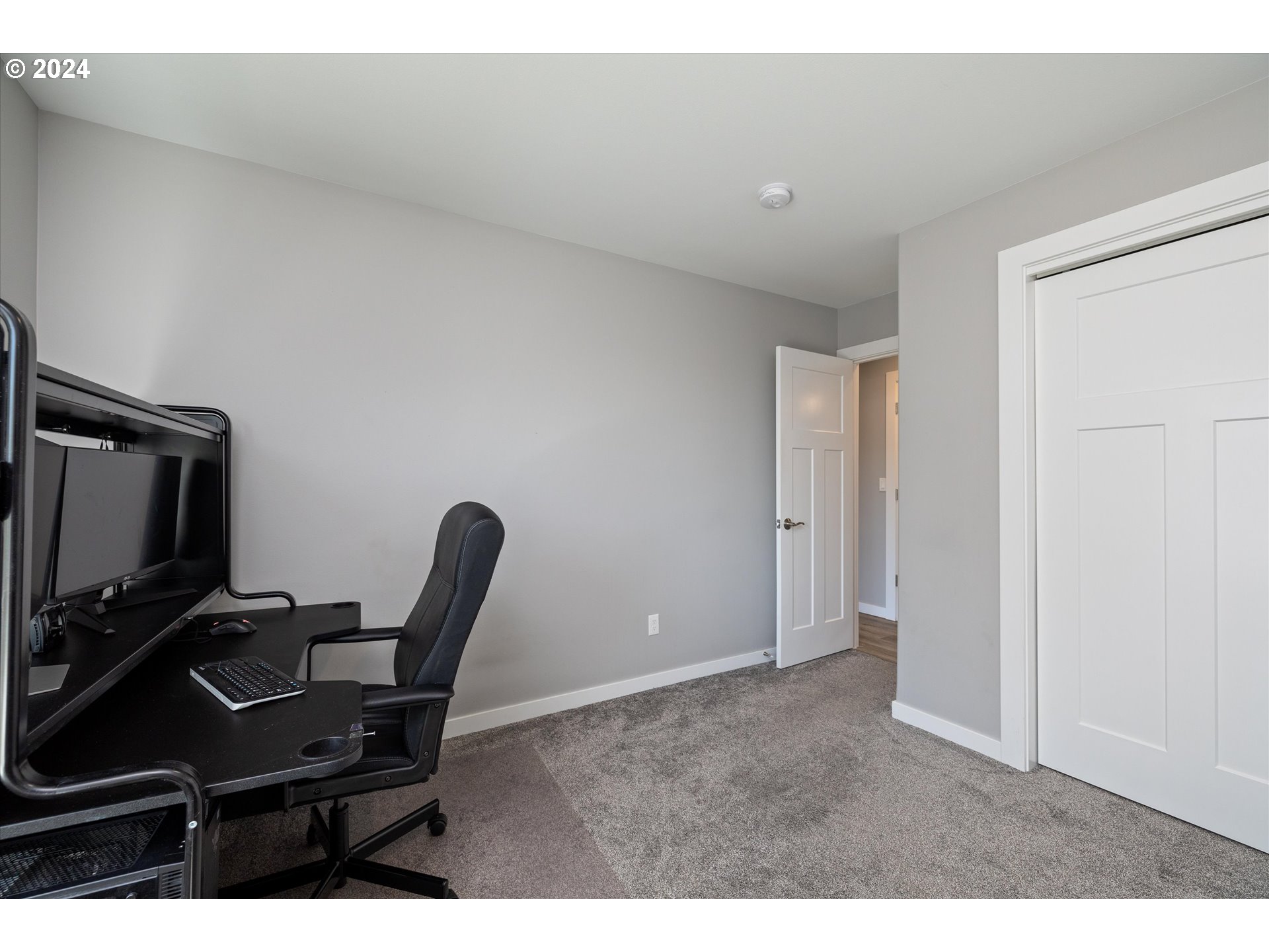 1489 Elberta Street West The Dalles, OR 97058 - Photo 21 of 29 a view of a workspace