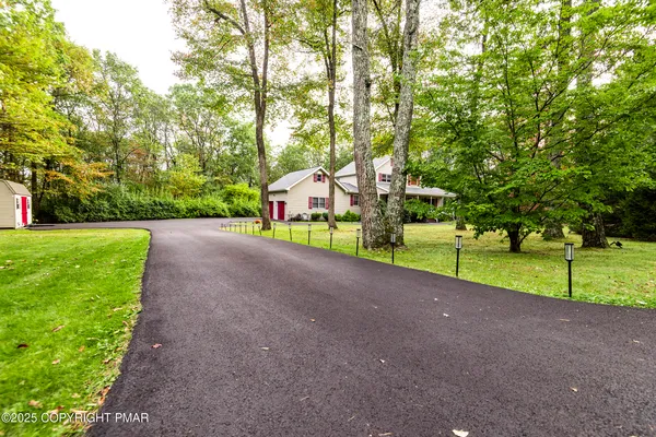 $615,900 | 218 Evergreen Court, Saylorsburg, PA 18353