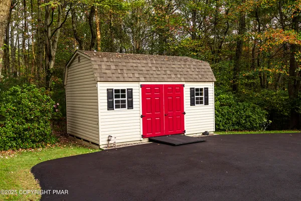 $615,900 | 218 Evergreen Court, Saylorsburg, PA 18353