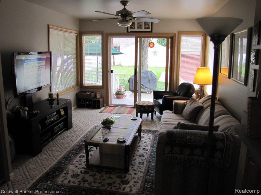 2553 Manchester Road Birmingham, MI 48009 - Photo 8 of 20 Family Room