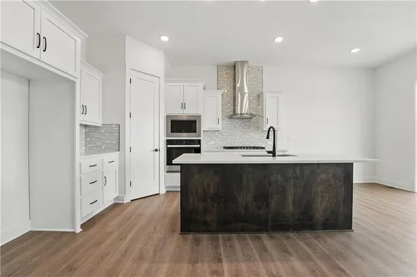 $469,490 | 1705 Northwest 104th Terrace, Kansas City, MO 64155