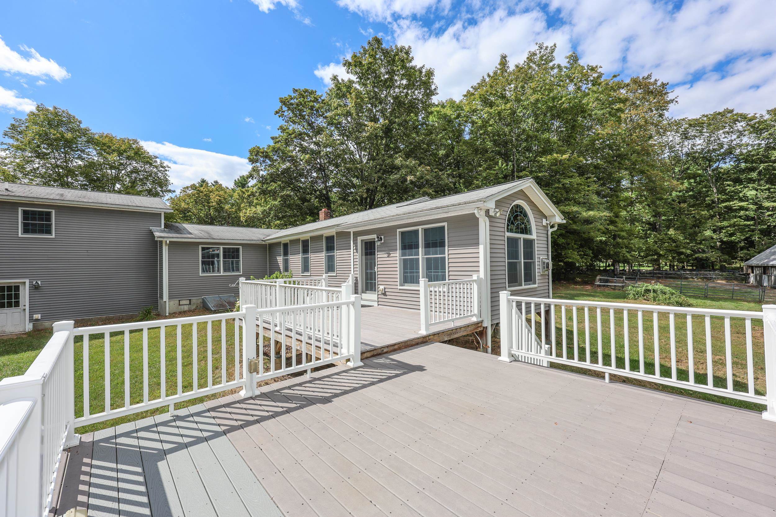 55 Holbrook Hill Road Bedford, NH 03110 - Photo 6 of 43