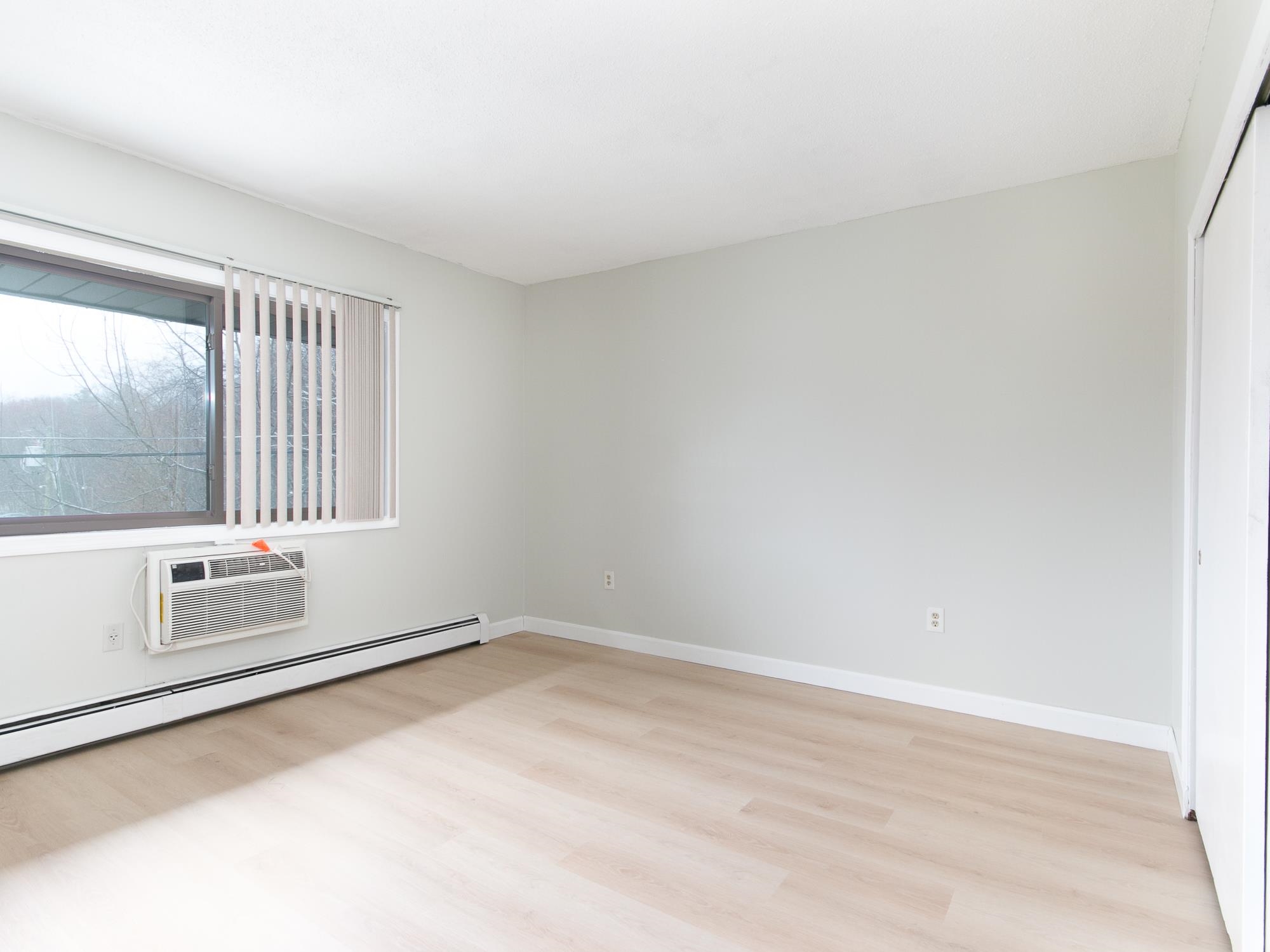 8 Strawberry Bank Road, Unit 11 Nashua, NH 03062 - Photo 6 of 17